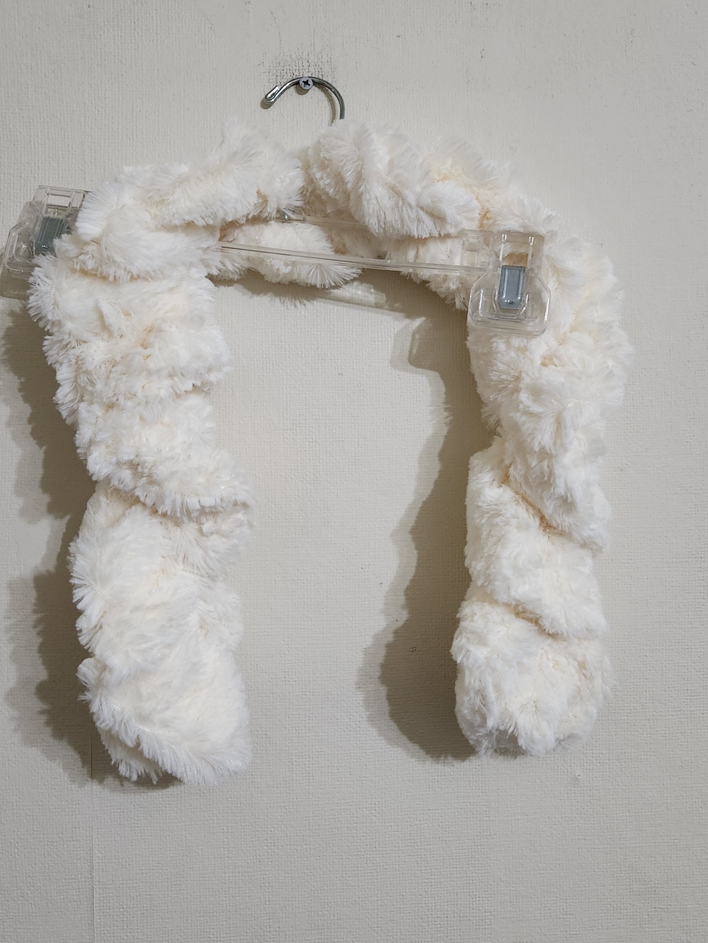Source Unknown Plush Faux Fur Scarf in Cream